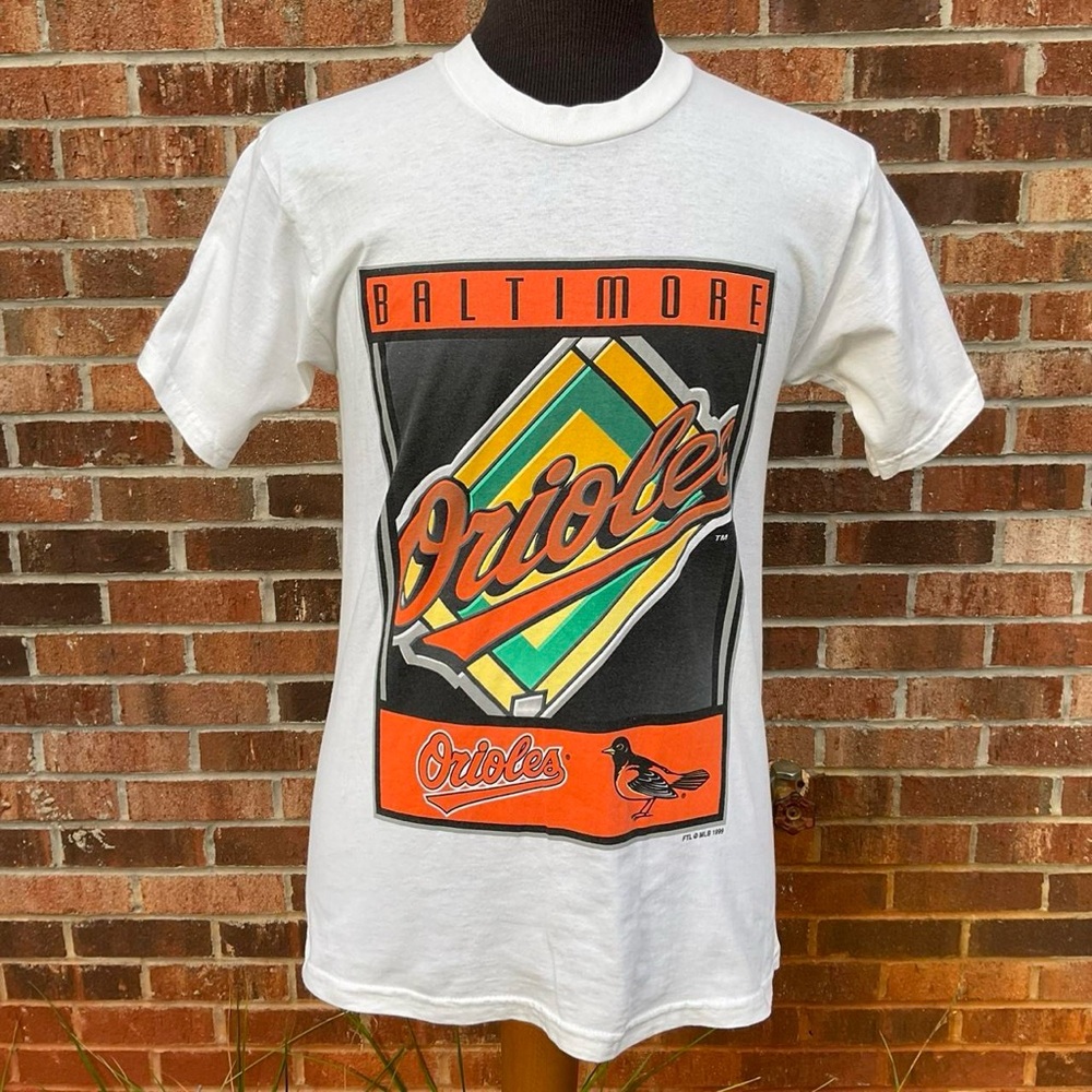 Vintage 1999 Baltimore Orioles MLB size Medium shirt